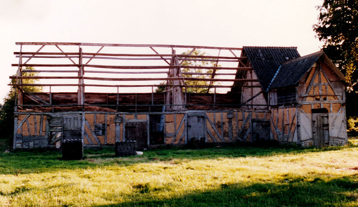 1989 – As a Barn